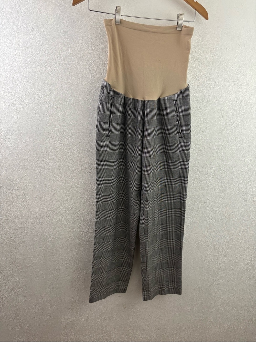 A Pea in the Pod maternity pants grey and black plaid pattern size S